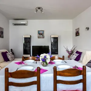  Apartment Koraca