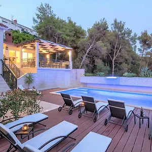 Fani - In Apartment Trogir